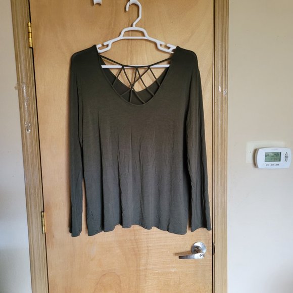 💚White Birch 2x Long Sleeve Top Cage Back Green - Picture 2 of 5